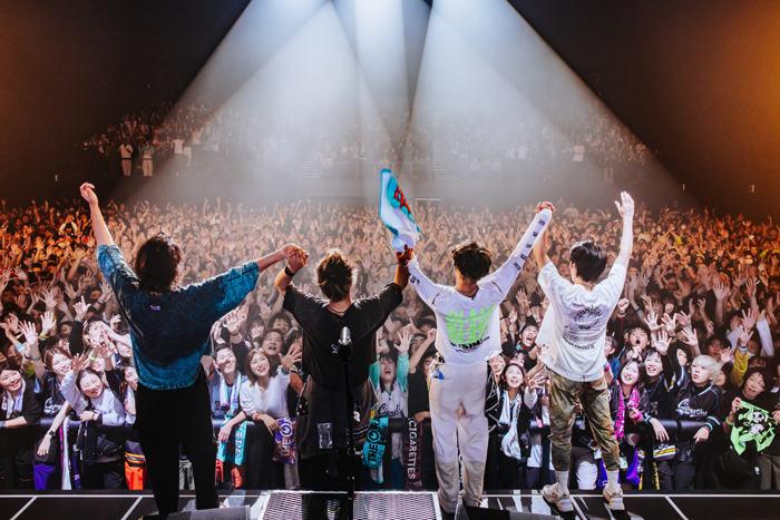 THE ORAL CIGARETTESがSiMと狂宴、盟友集った対バンツアー完走