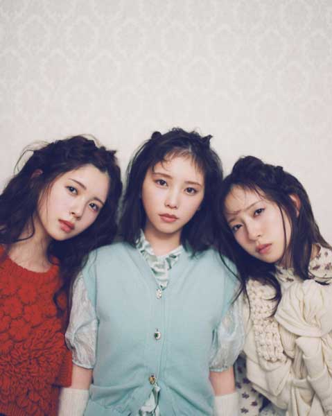 与田祐希・金村美玖（日向坂46）・筒井あやめ（乃木坂46）が初めて3人揃って表紙に。定期刊行最終号『bis』2026年冬号発売