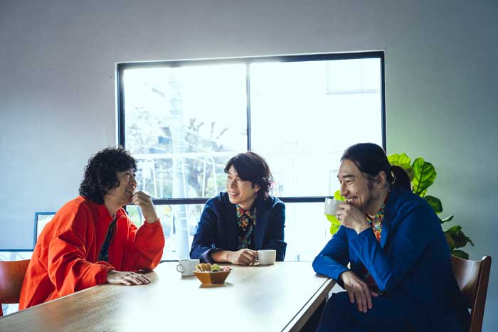 ウルフルズ、12月3日発売のライブ映像作品「ヤッサ20/25」より「あついのがすき」「バンザイ～好きでよかった～」 2曲の配信が決定！