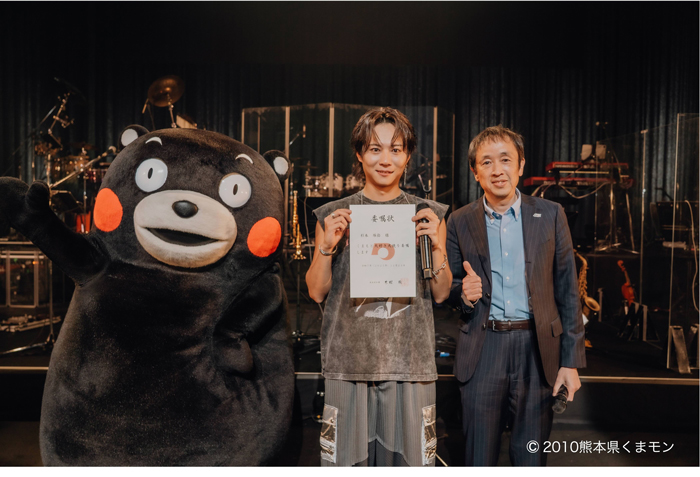 杉本琢弥、熊本凱旋ライブで「くまもと大好き大使」就任サプライズに涙...震災復興プロジェクト曲「バッテン」を高校生と初披露。主演映画主題歌「ドーンライト」も熱唱