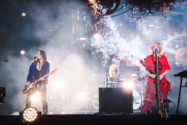 【ライブレポート】BUCK∞TICKがJとコラボ！魂とともに轟かせた最高の夜＜LUNATIC FEST.2025＞