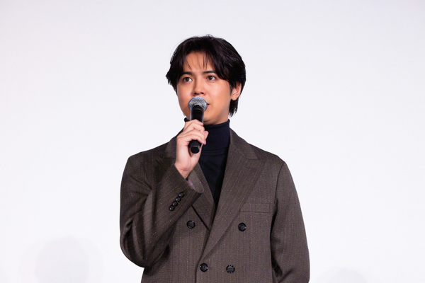 GENERATIONS、自身初のドキュメンタリー映画「GENERATIONS：The Documentary」公開前日イベントにメンバー登場。「美しい、華やかな部分だけではなく自分達のリアルを見ていただきたい」（メンバーコメント全文あり）