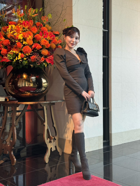 Reina+World、美肌あらわな衣装で誕生日報告！ファンお祝いの声