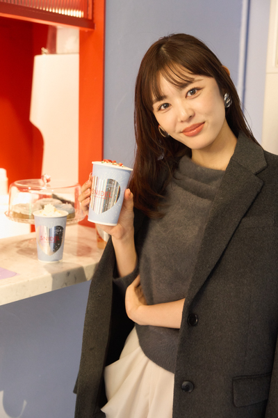 八木アリサ、川島海荷、古畑星夏、藤井サチら豪華ゲストが来場！SNIDEL TOKYO AOYAMA店がHOLIDAY仕様に！