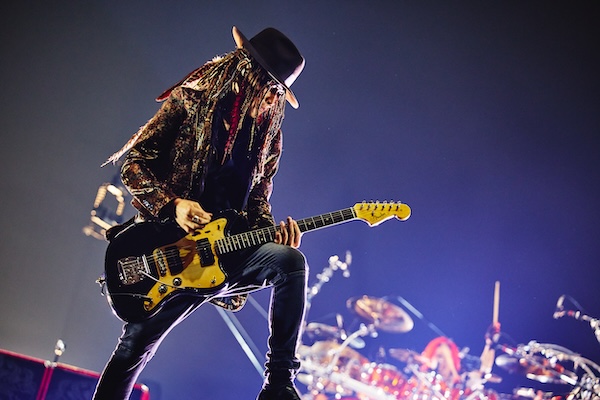 【ライブレポート】ルナフェス2025初日のトリにLUNA SEAが登場！真矢がサプライズ出演で『STORM』を披露「ずっと希望を失わない」。＜LUNATIC FEST. 2025＞