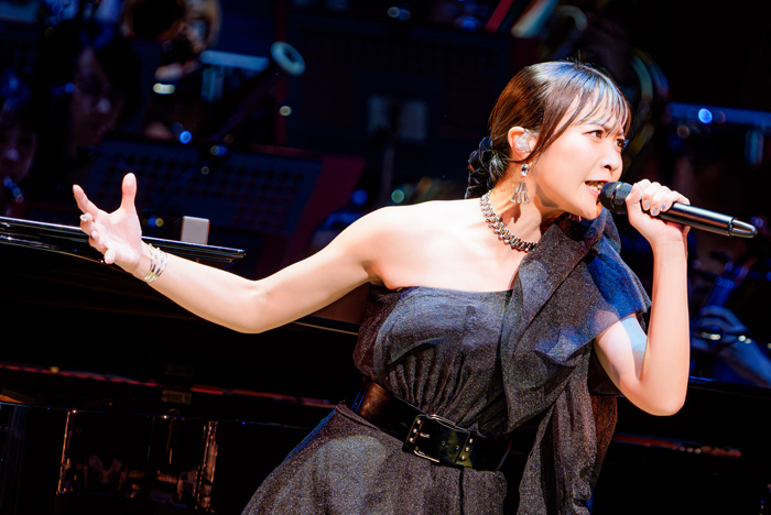 【オフィシャルレポート】May'n、20周年を記念して東京芸術劇場でグランドフィルハーモニック東京とシンフォニックコンサート『May'n 20th Anniversary Symphonic Concert 「TWENTY Around for You」』を開催！