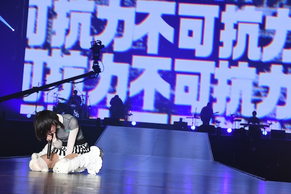 【ライブレポート】ano、圧巻のロックパフォーマンスに会場熱狂！＜テレビ朝日ドリームフェスティバル2025＞