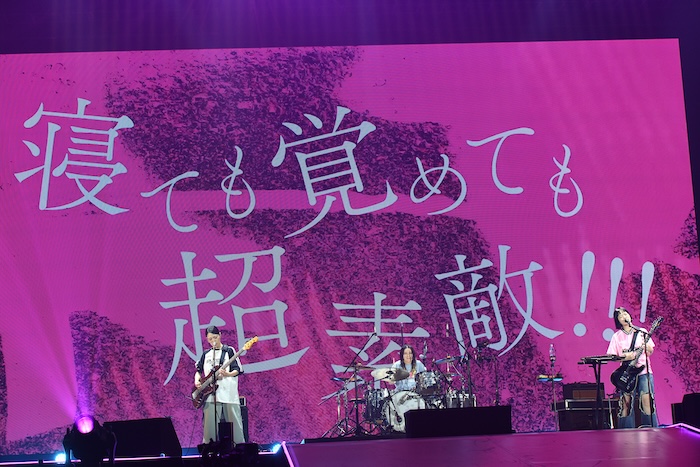 【ライブレポート】SHISHAMO、3年ぶりのドリフェスで圧巻パフォーマンス！＜テレビ朝日ドリームフェスティバル2025＞