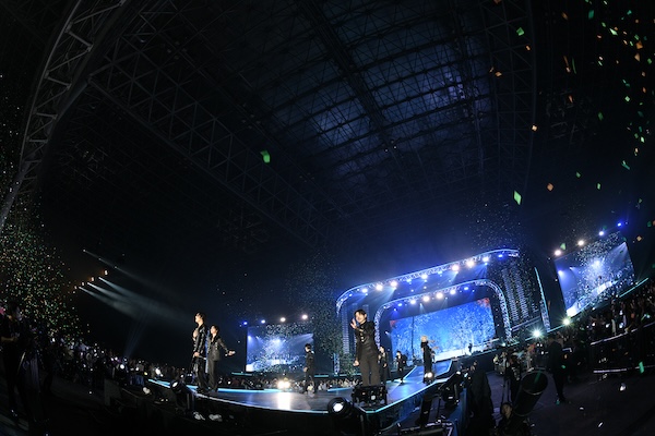 【ライブレポート】ATEEZ、熱狂と興奮した感情が乱れ咲くパフォーマンス！＜テレビ朝日ドリームフェスティバル2025＞