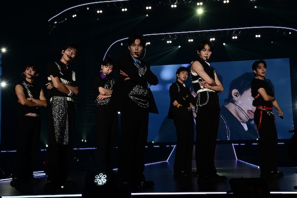 【ライブレポート】EVNNE、仕掛けた罠に気持ちがとろけそう！＜テレビ朝日ドリームフェスティバル2025＞