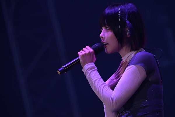 【ライブレポート】ano、圧巻のロックパフォーマンスに会場熱狂！＜テレビ朝日ドリームフェスティバル2025＞