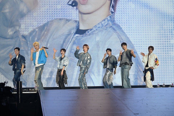 【ライブレポート】NEXZ、強烈な存在感とパフォーマンスで会場圧倒！＜テレビ朝日ドリームフェスティバル2025＞