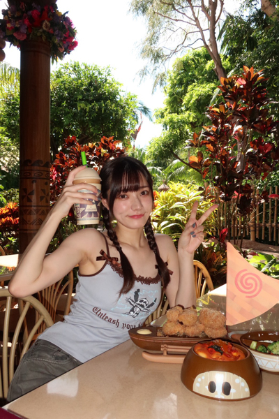 『美少女すぎる』と話題で今大注目の宮下玲奈。香港ディズニーを訪問し可愛すぎるオフショット公開！