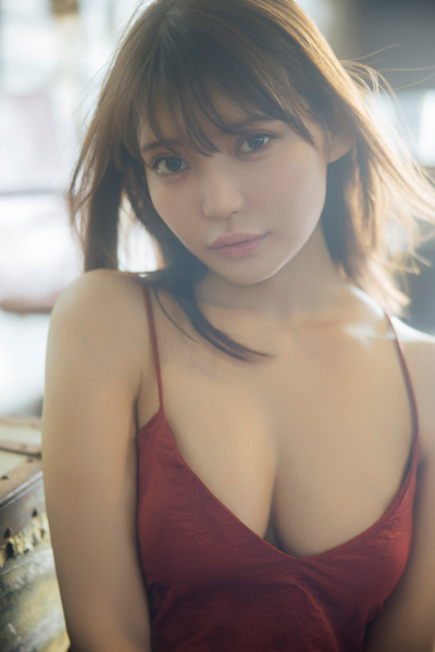 『＃インスタグラビアの女王』似鳥沙也加の最新作！「画面越しにも体温と湿度が伝わる作品に」