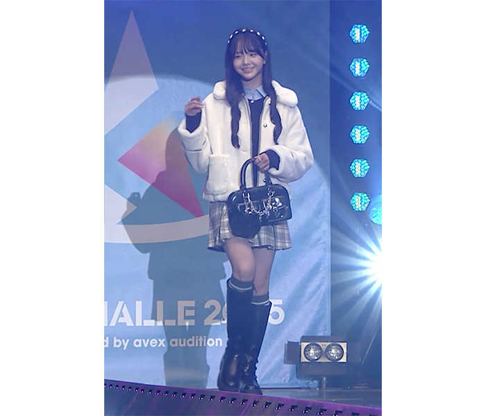 【動画】ニコ☆プチモデルの中学1年生・山腰理紗、もこもこアウター＆ミニスカで華麗にランウェイ！＜キラチャレ2025＞2