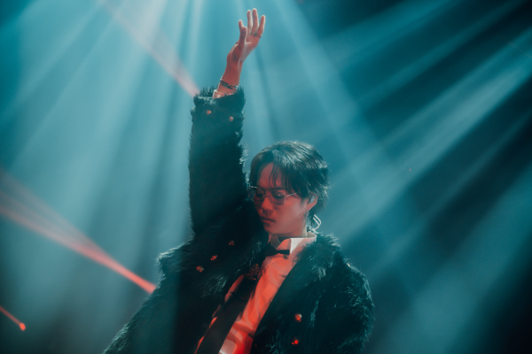 杉本琢弥、熊本凱旋ライブで「くまもと大好き大使」就任サプライズに涙...震災復興プロジェクト曲「バッテン」を高校生と初披露。主演映画主題歌「ドーンライト」も熱唱