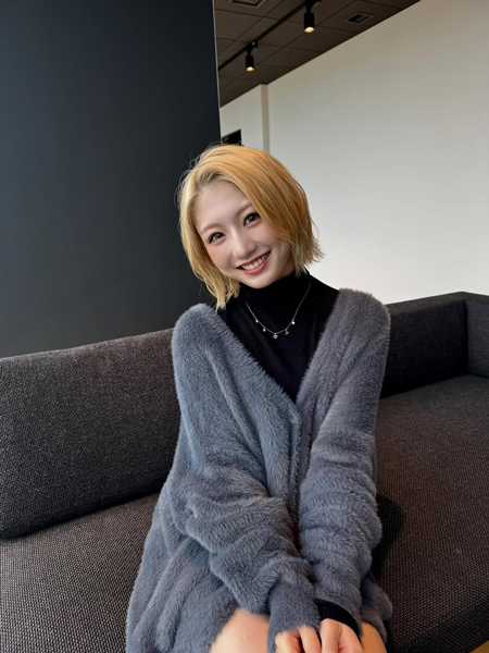 NMB48・塩月希依音、金髪ショートが可愛い大人っぽルックにファン釘付け！