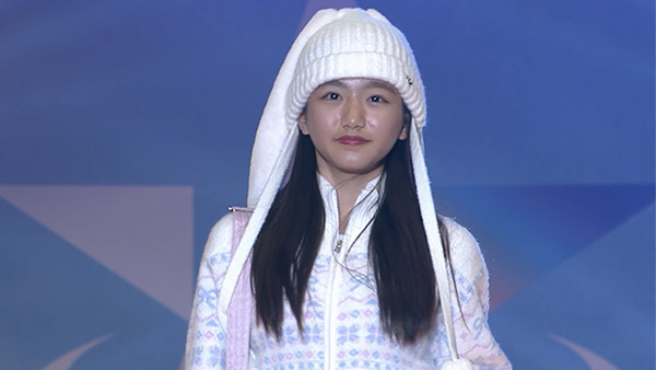 【動画】ニコ☆プチモデル・井上美聖、あざとかわいいウサ耳姿で華麗にランウェイ！＜キラチャレ2025＞