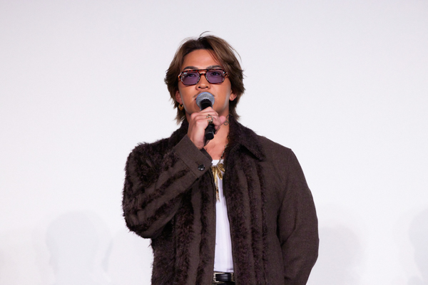 GENERATIONS、自身初のドキュメンタリー映画「GENERATIONS：The Documentary」公開前日イベントにメンバー登場。「美しい、華やかな部分だけではなく自分達のリアルを見ていただきたい」（メンバーコメント全文あり）