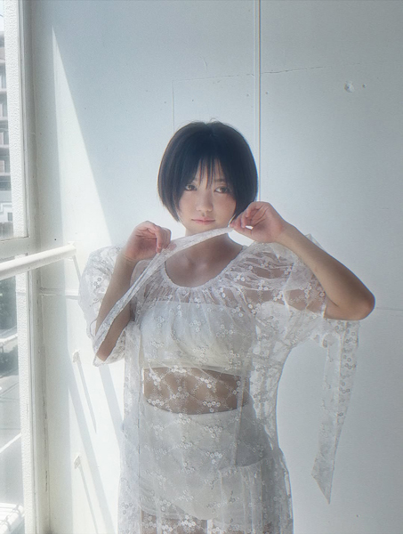 大原優乃、華やかな透け感衣装で圧倒的透明感あらわに！ファン「天使みたいで可愛い」