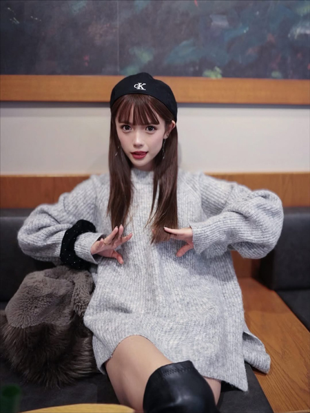 村山優香、美脚チラ見せ！おしゃれな秋コーデ披露！