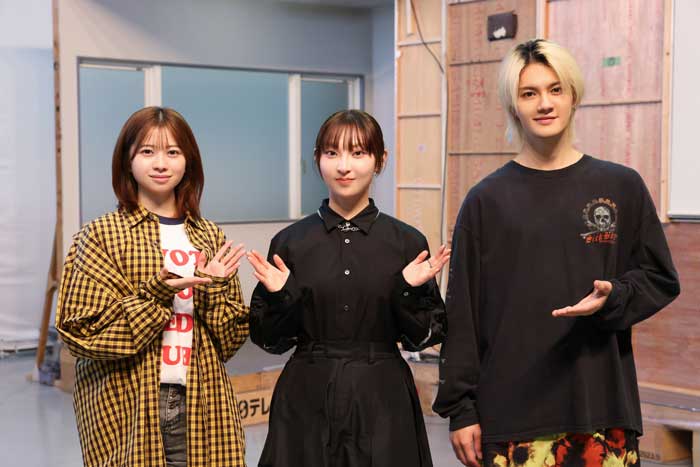 家入レオが主題歌を担当する日本テレビ系水曜ドラマ「ESCAPE それは誘拐のはずだった」撮影現場に表敬訪問！桜田ひより＆佐野勇斗と初対面、生歌を披露！