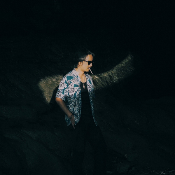 Suchmos YONCE & TAIHEIが一夜限りの特別セッション！バンド初となるウェディングソング「Marry」アコースティックライブを披露