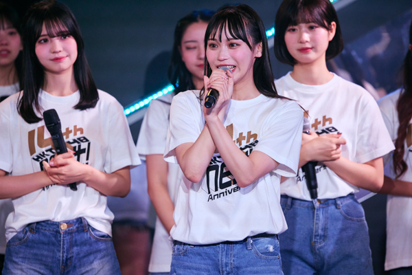 HKT48約4年ぶりの全国ツアー開催、企業タイアップやチーム昇格などをサプライズ発表！「HKT48劇場 14周年記念特別公演」オフィシャルレポート