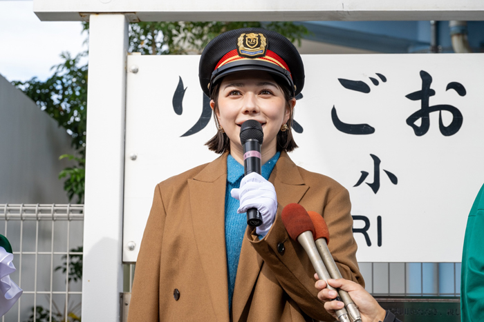 山口ふるさと大使の村重杏奈、『SLやまぐち号』出発式でウインズ小郡20周年を祝福