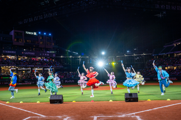 超ときめき♡宣伝部、ファイターズのファン感謝祭で「清宮FRIENDS」と共演！