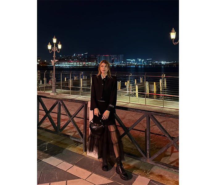 マギー、大人可愛いブラックコーデにファン「ホンマスタイルがめちゃくちゃ良いなぁ！！」の声