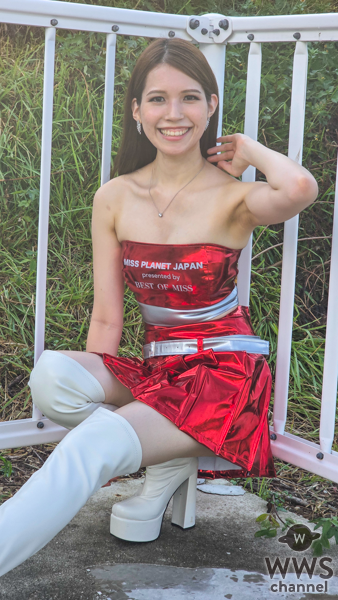 現役看護師・金城真美さん、赤のレースクイーン衣装で美脚披露！ 「幸せになるためには健康が1番大事」＜Miss Planet Japan 2025 沖縄代表＞