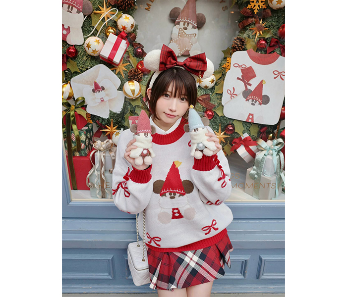 えなこ、一足早いクリスマスコーデでキュートな姿をお披露目！