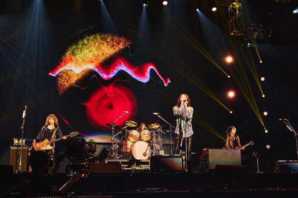 【ライブレポート】THE YELLOW MONKEY、吉井が名言連発「ロックの皆既月食を堪能して」＜LUNATIC FEST.2025＞