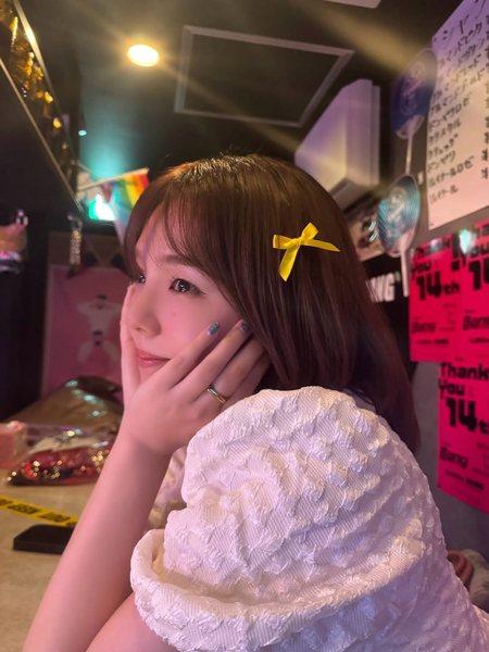 「かわいすぎだろ」「ああああっ！もう可愛い可愛い可愛い！好き」篠崎愛、キュートなリボンヘアにファン悶絶