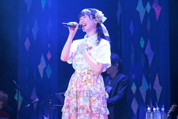 声優アーティスト前島亜美が、初の生バンドを迎えた2ndワンマンライブで全16曲を披露！
