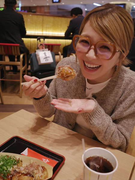 宇野実彩子、シンプルな私服コーデでオフショット公開！