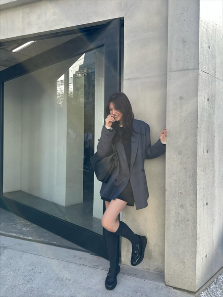 「足綺麗すぎるし長い」松元絵里花、おしゃれ可愛いジャケットコーデ姿を披露