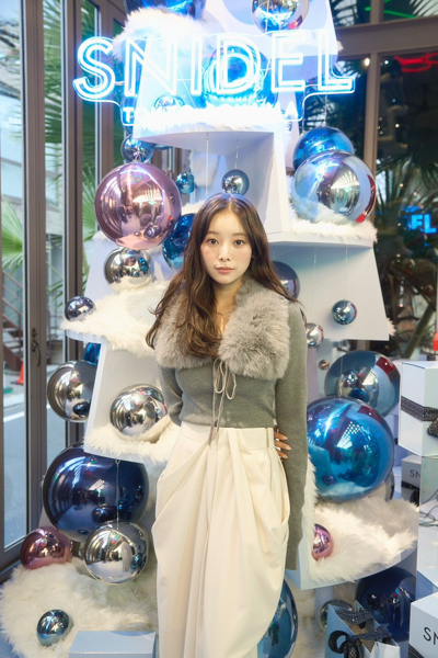 八木アリサ、川島海荷、古畑星夏、藤井サチら豪華ゲストが来場！SNIDEL TOKYO AOYAMA店がHOLIDAY仕様に！
