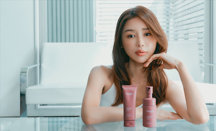 腸活ビューティー・加治ひとみ、「laugh.(ラフドット)」ブランドアンバサダーに就任 イメージビジュアルを公開『自分を大切にする時間』をテーマに新たなフェムケアを提案