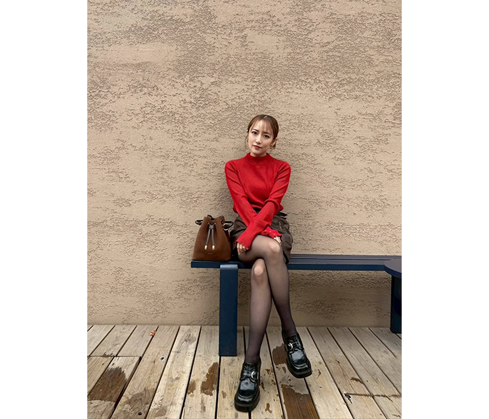 高橋みなみ、美脚あらわなミニ丈コーデでファン魅了！！