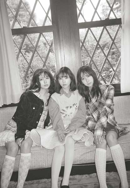 与田祐希・金村美玖（日向坂46）・筒井あやめ（乃木坂46）が初めて3人揃って表紙に。定期刊行最終号『bis』2026年冬号発売