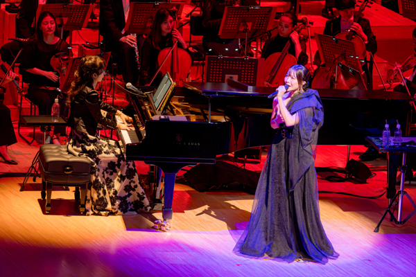 【オフィシャルレポート】May'n、20周年を記念して東京芸術劇場でグランドフィルハーモニック東京とシンフォニックコンサート『May'n 20th Anniversary Symphonic Concert 「TWENTY Around for You」』を開催！