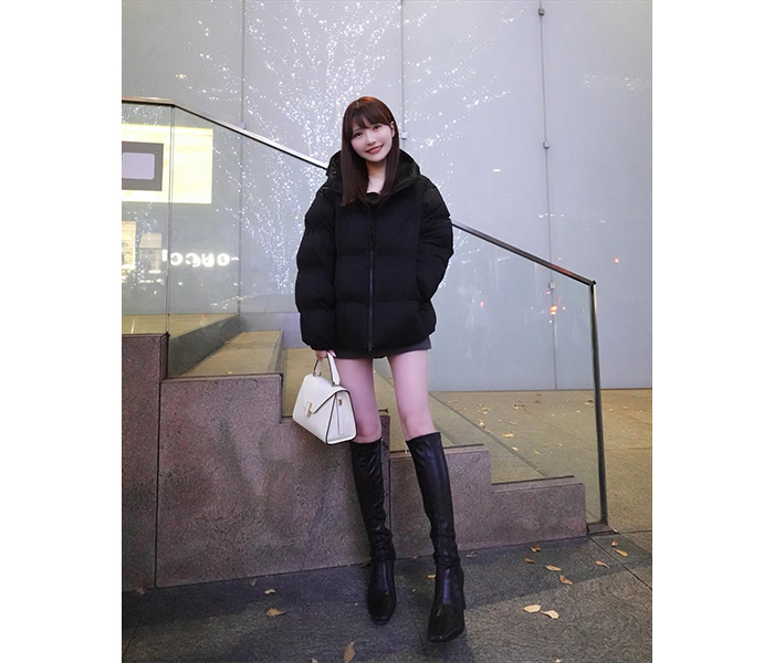 秦はるか、圧倒的美脚きわだつブラックコーデにファン「いつ見ても可愛い」