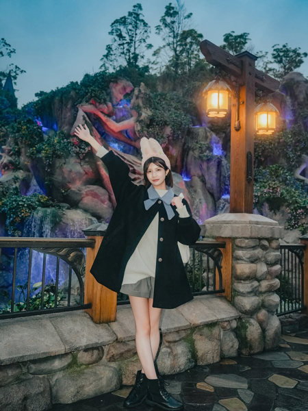 渡辺華音、大人っぽミニ丈コーデからスラリ美脚披露！