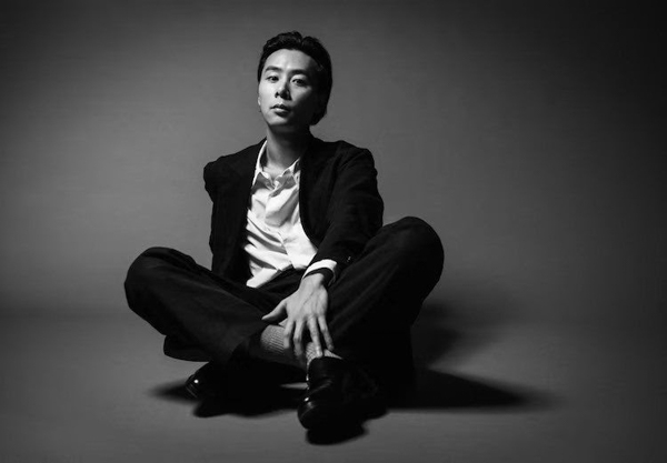 Suchmos YONCE & TAIHEIが一夜限りの特別セッション！バンド初となるウェディングソング「Marry」アコースティックライブを披露