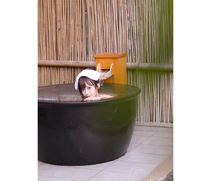 Yami、うなじと肩のラインが映える入浴スタイルでファン悩殺！！