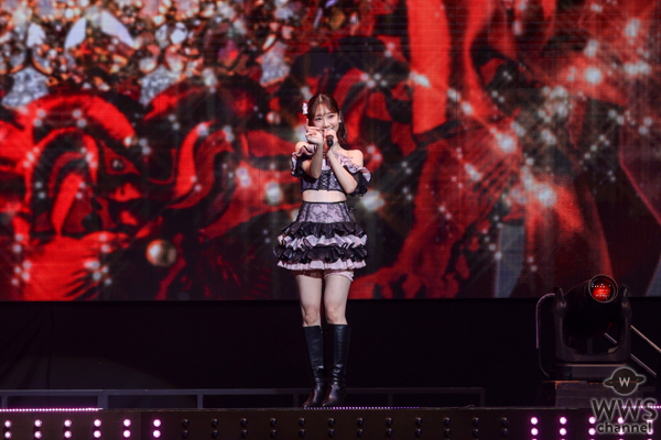 【写真特集】元AKB48・柏木由紀、美肌チラ見せ色っぽ衣装で「口移しのチョコレート」を熱唱！＜AKB48 20th Year Live Tour 2025 in 日本武道館＞