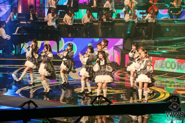 指原莉乃号泣寸前？=LOVEが話題の「とくベチュ、して」を披露【レコ大】〈第67回 輝く! 日本 レコード大賞〉