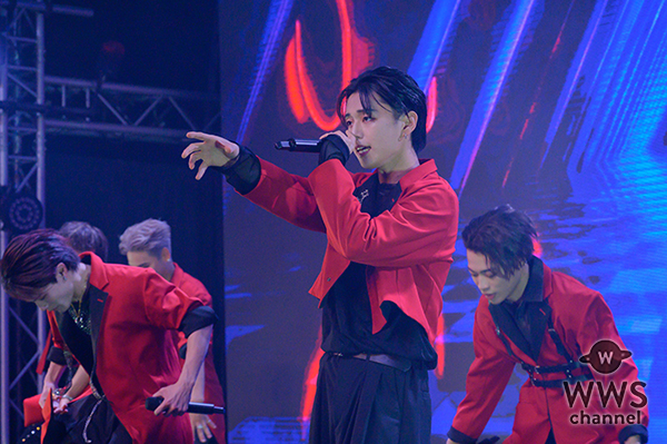 【ライブレポート】Seven Deuce、王子様すぎる純白衣装でパフォーマンス！「メジャーデビュー」サプライズ発表で会場は熱狂！＜Seven Deuce one-man LIVE 2025「Re:RAISE」＞